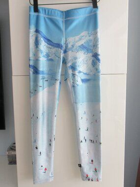 Terez Ski  Resort printed leggins with 1.5" width elastic waist band Size M